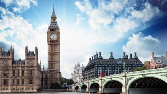 新聞?dòng)⒄Z翻譯有什么技巧？